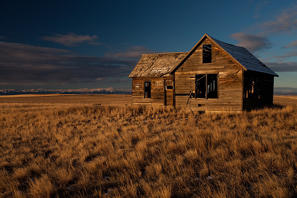 An old homestead near Molt, MT at sunrise.