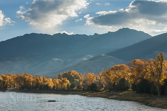 Paradise Valley, Yellowstone River, Chico Hotsprings